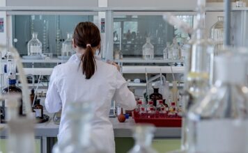 Czy po białej chemii wypadają włosy?
